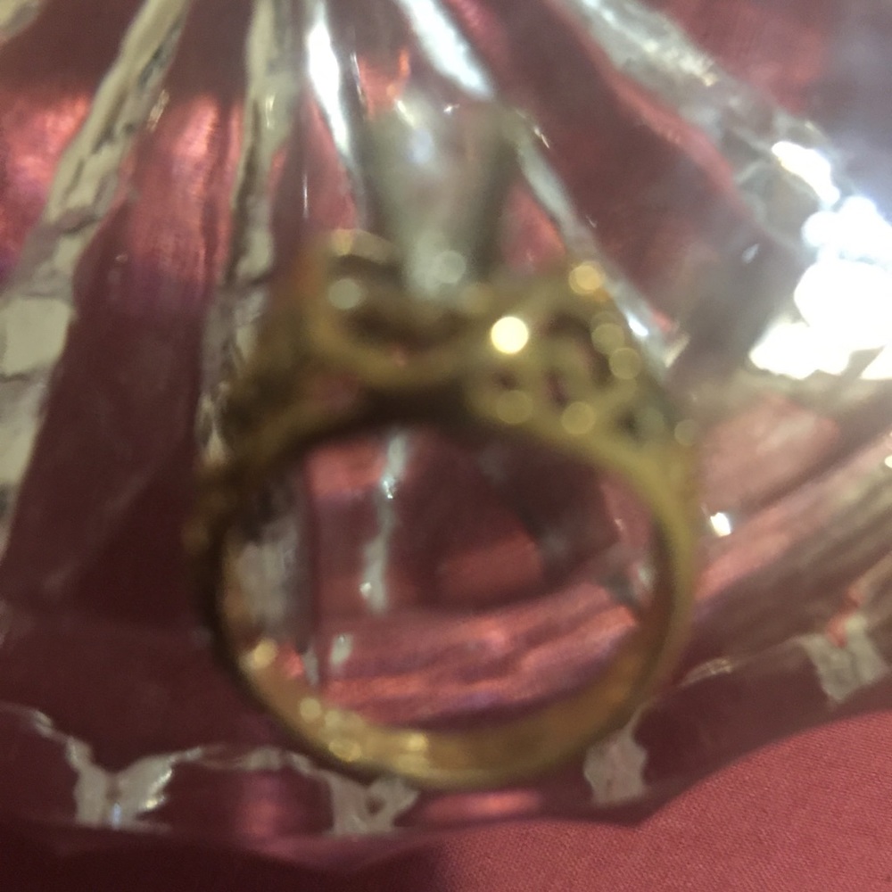 Engagement ring - Picture 3 of 3